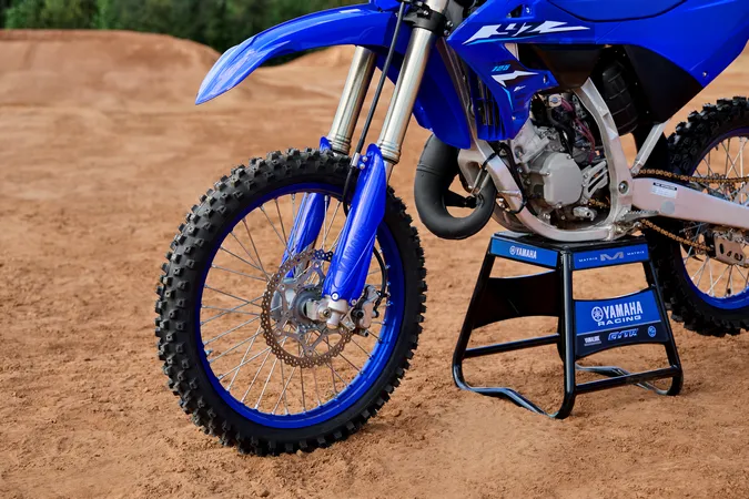 Suspensions YZ 125 : entretien, réglages et pièces à remplacer