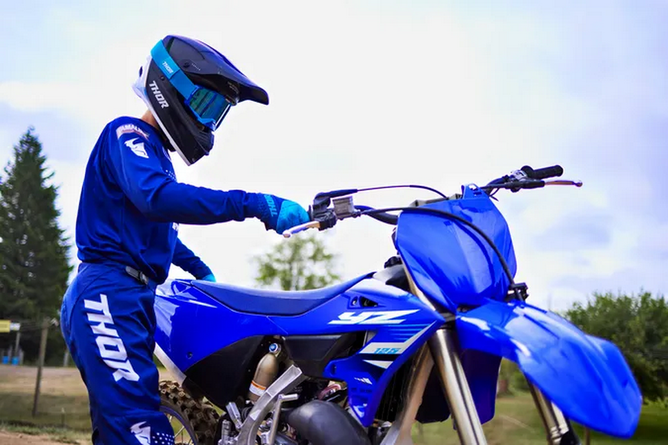 Admission et filtration YZ 125 : quelles pièces influencent vraiment les performances